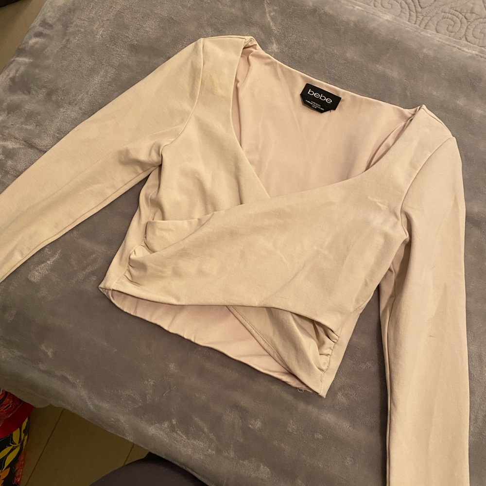 Bebé cream crop top